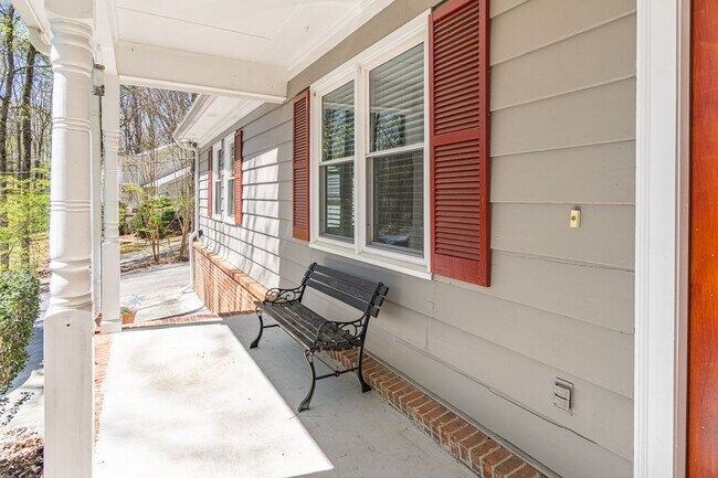 Building Photo - Discover this spacious 5-bedroom, 3-bath home in a highly sought after area in Roswell, GA, with ...
