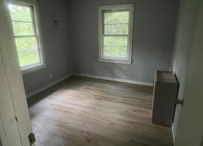 Building Photo - 835 Elm Dr