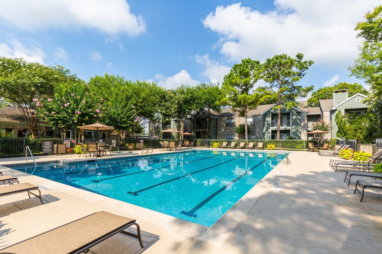 Bellevue at Clear Creek 17231 Blackhawk Blvd Friendswood, TX