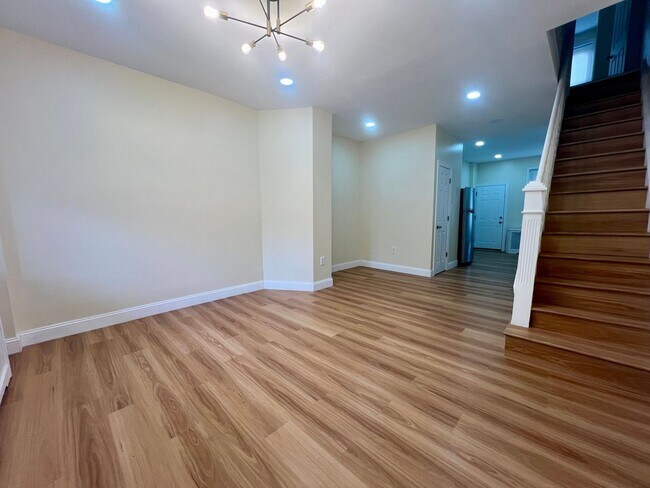 Foto del edificio - Newly Renovated 3-Bed Townhome in West Passyunk! Available NOW!