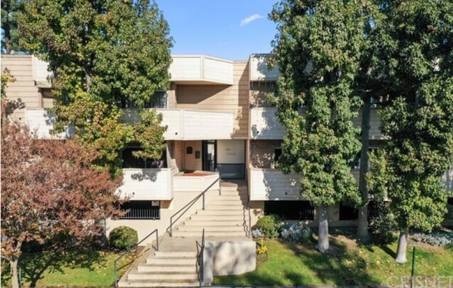 Building Photo - 9950 Jordan Ave