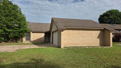 Building Photo - 1026 White Sands Rd