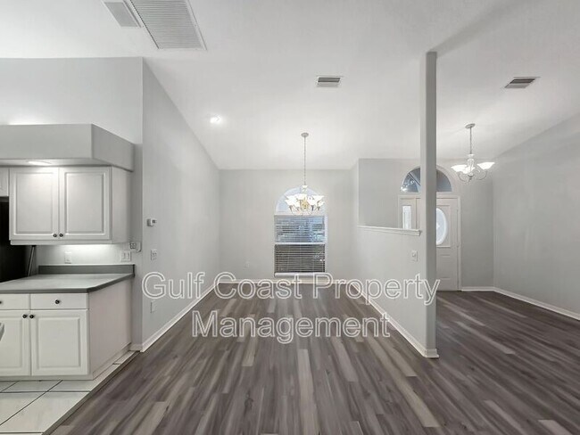 Building Photo - 5704 32nd St E