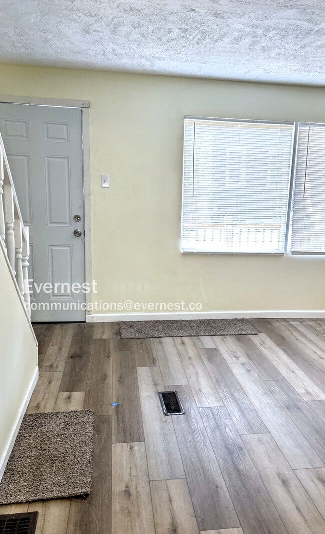 Foto del edificio - 1050 Holmden Ave