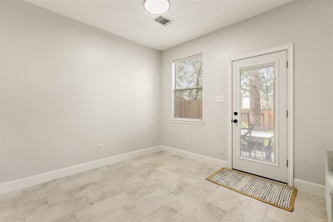 Foto del edificio - 10 Scenic Brook Ct