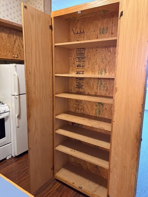 Despensa de cocina - 413 Front St