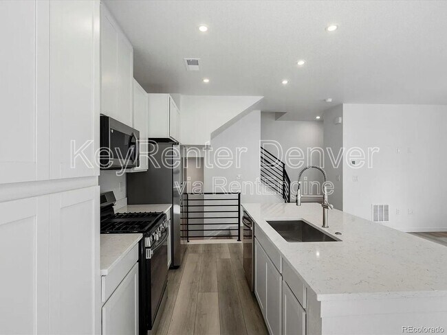 Foto del edificio - 2032 S Holly St