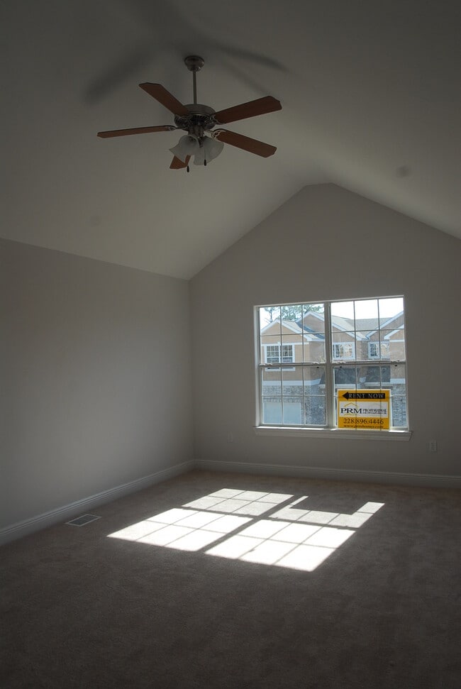 Building Photo - 3460 Riverbend Cv