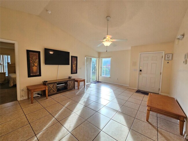 Foto del edificio - 297 Blue Jay Way
