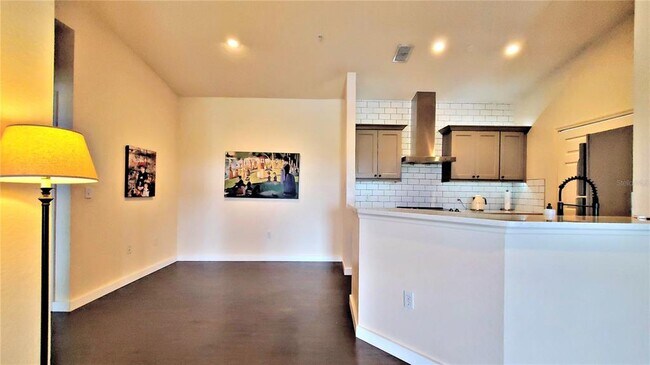 Building Photo - 6059 Westgate Dr