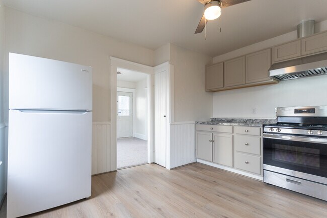 Foto del edificio - 643 Rathbun St