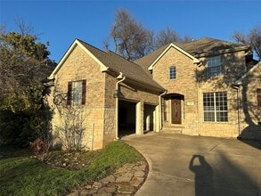 Building Photo - 2745 Lake Forest Dr