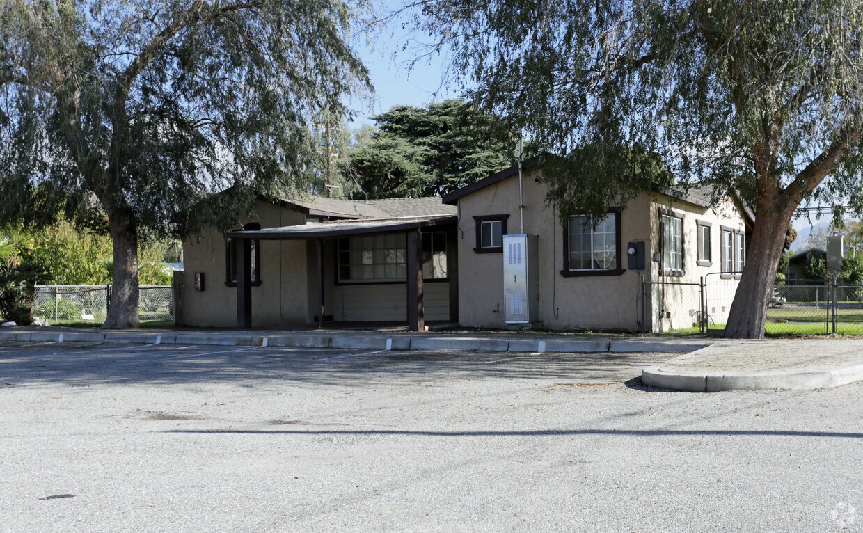 Building Photo - 2710 N State St