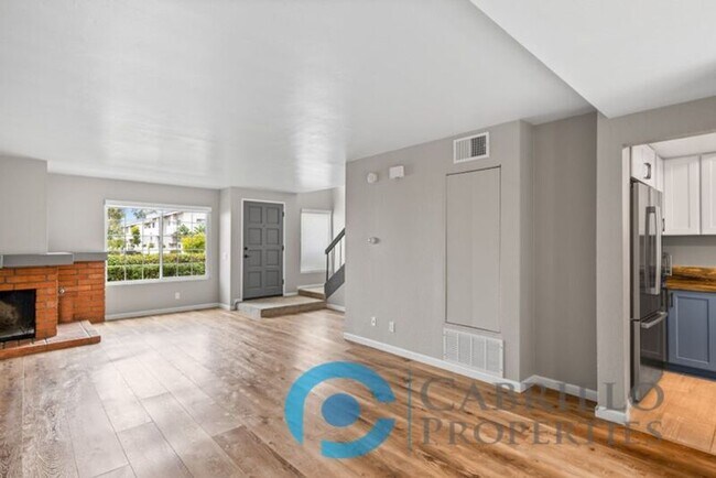 Foto del edificio - 4024 Crystal Dawn Ln