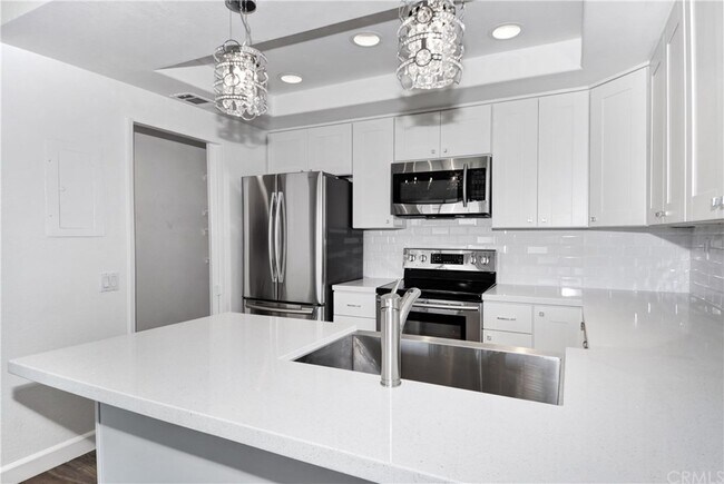 Building Photo - 7313 Apricot Dr