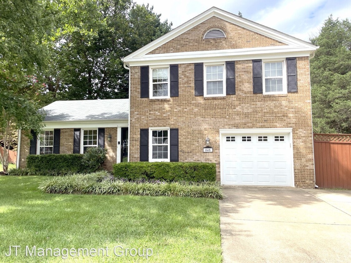 4 br, 2.5 bath House 845 Colvin Court House Rental in Herndon, VA