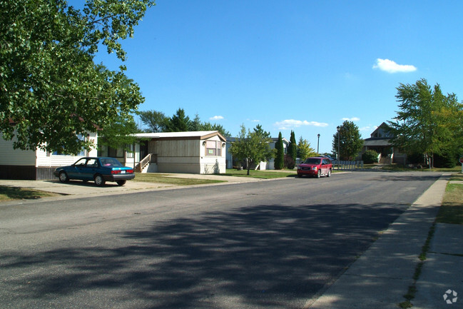 Building Photo - Parkwood Mobile Home Community