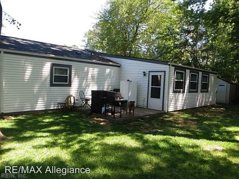 Primary Photo - 4 br, 2 bath House - 305 PLAZA TRAIL COURT