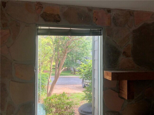 Foto del edificio - 235 Heathersett Dr SW