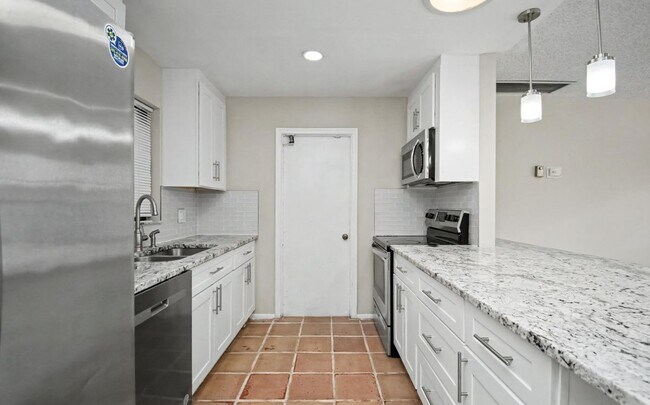 Foto del edificio - 7407 Silver Woods Ct
