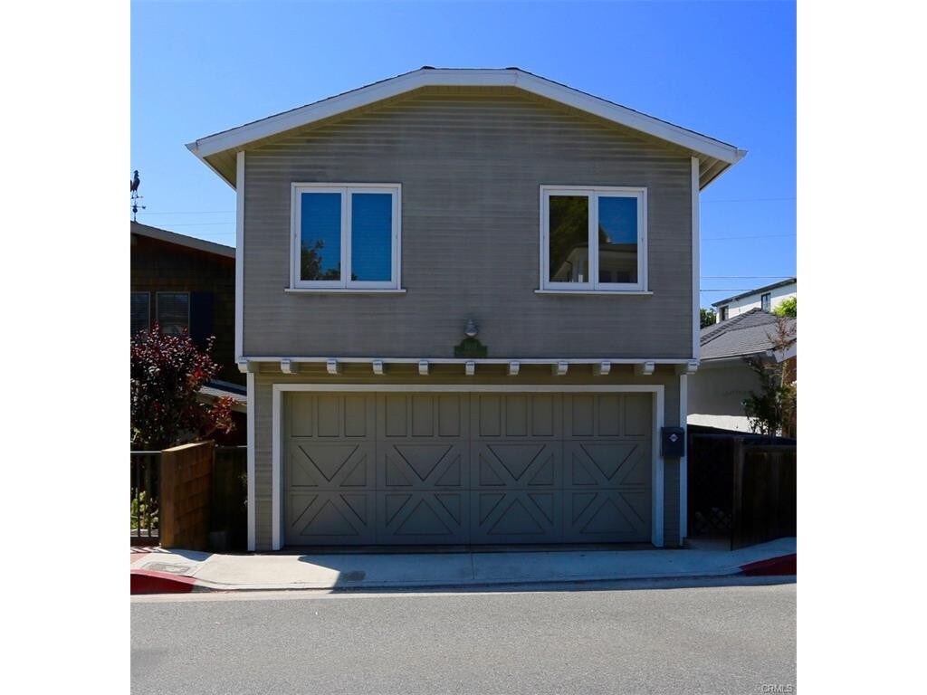 Primary Photo - 1037 Glenneyre St