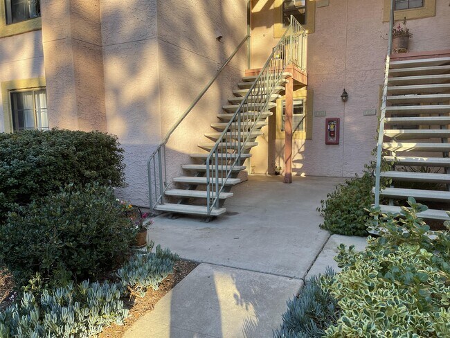 Building Photo - 12063 Alta Carmel Ct