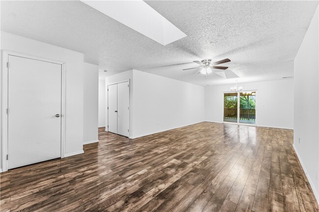 Foto del edificio - 1704 SW D St