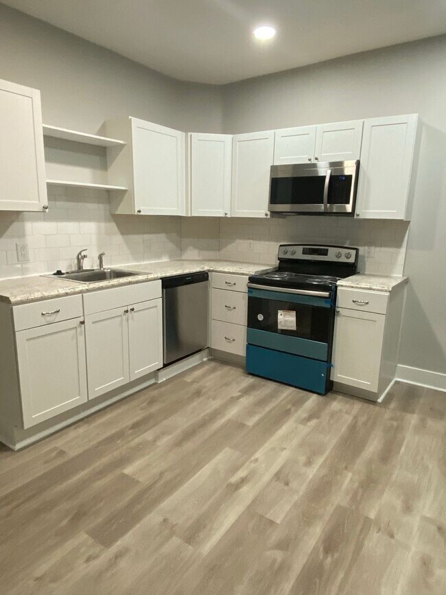 Foto del edificio - 53-55 Guilford Ave