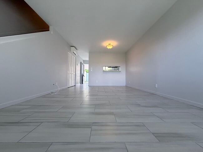 Building Photo - 137 Oko St