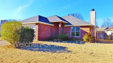 Building Photo - 2627 Bay Pointe Cir E