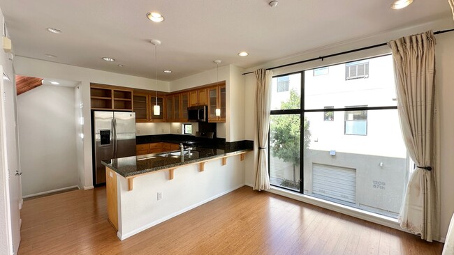 Building Photo - Contemporary 2-Bedroom Condo at the Heart ...