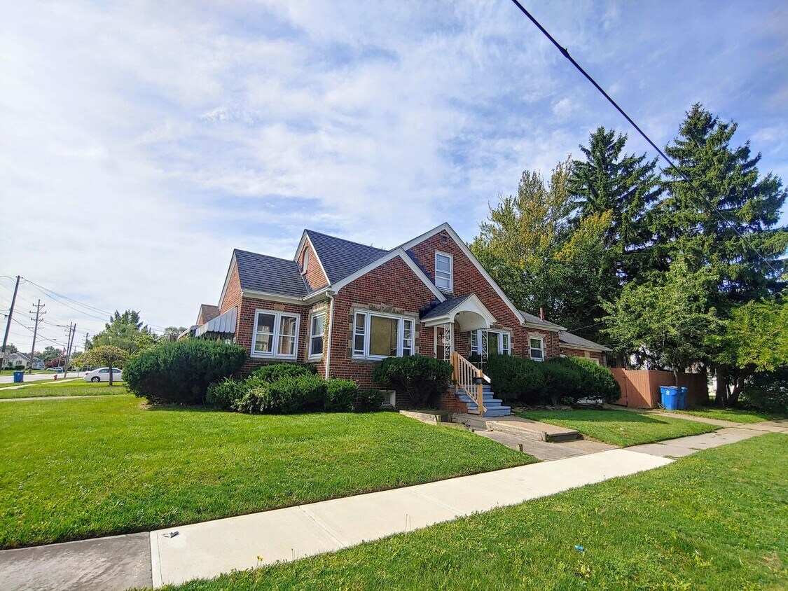 2200 Oberlin Ave, Lorain, OH 44052 House Rental in Lorain, OH