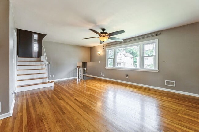 Photo - Bergenfield NJ Split Level Spacious Single Family home