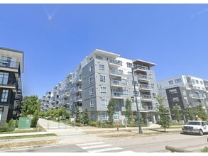 Building Photo - 13963-1105A 105A Blvd