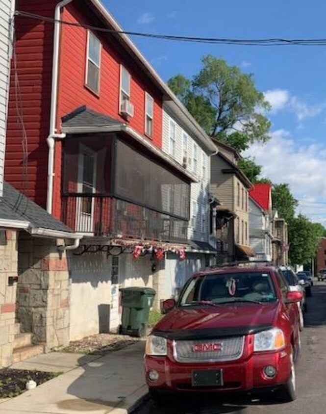 Primary Photo - 125 N Thomas St
