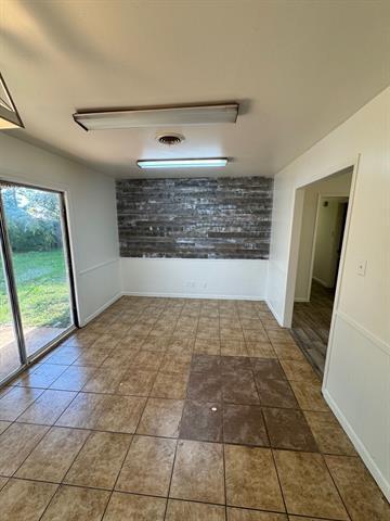 Building Photo - 2633 Minter Ln