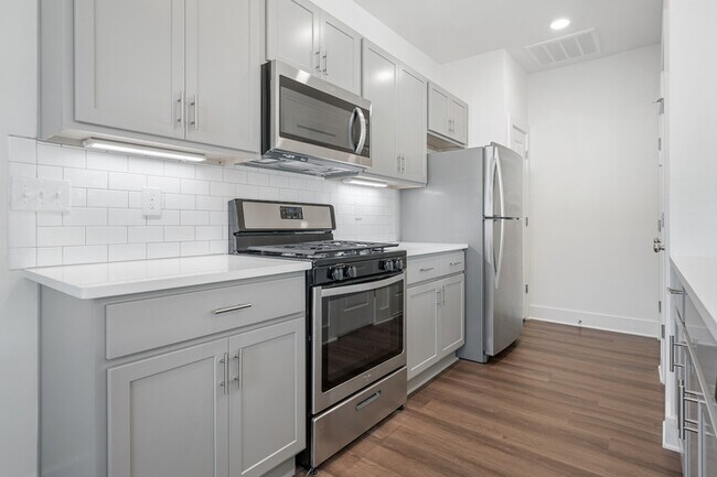 Building Photo - Spacious 1-bedroom