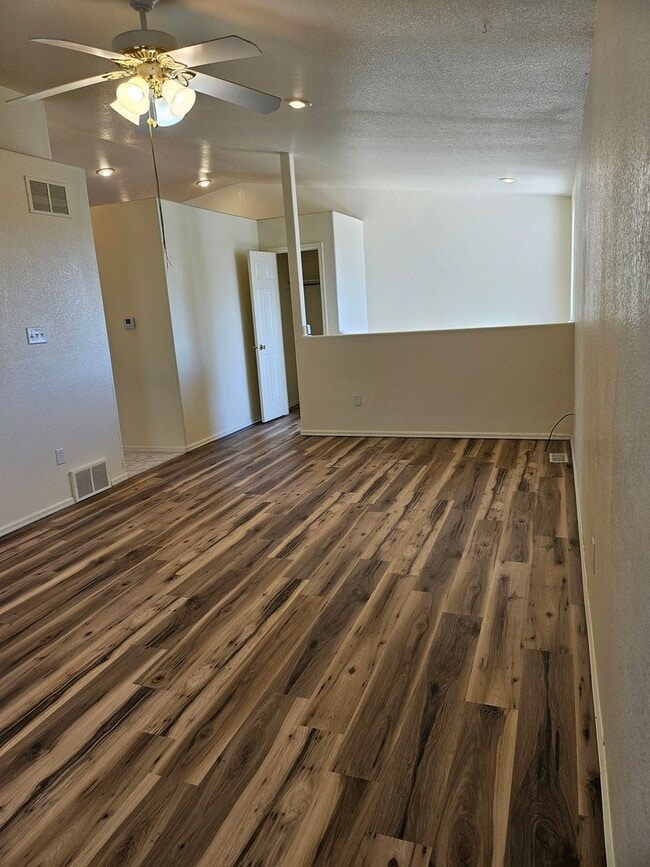 Building Photo - ALL PROSPECTIVE TENANTS MUST SUBMIT A $58 NON-REFUNDABLE APPLICATION FEE PER APPLICANT ONLINE AND...