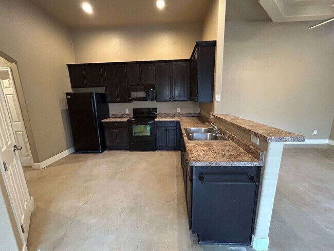 Foto del edificio - Stained Concrete Floors (No Carpet) / Frid...