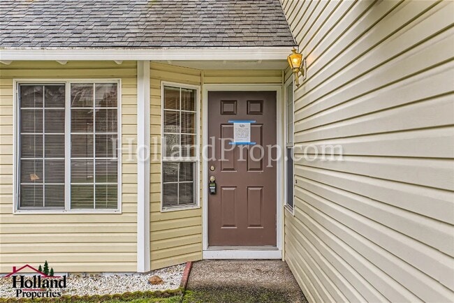 Building Photo - Gorgeous & Spacious Home 4 beds 3 bath!!!