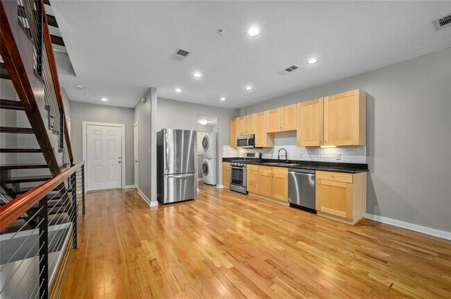 Foto del edificio - 3206 Jackson St