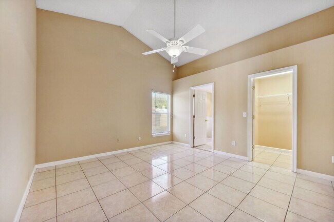 Building Photo - 3222 Lake Effie Ct S