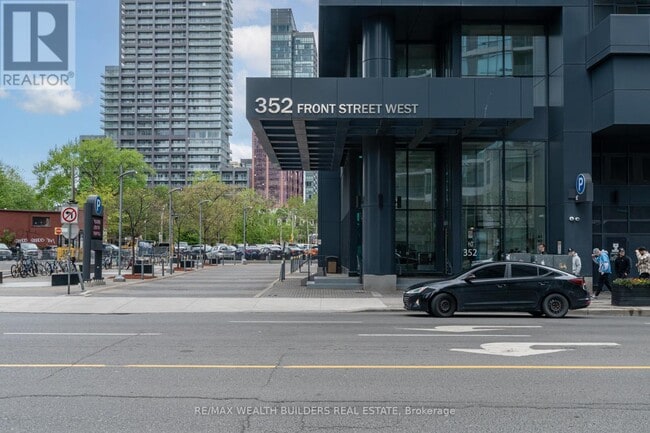 Photo du bâtiment - 352-1352 Front St W