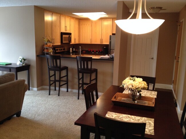 Foto del edificio - 6155 Chasewood Pkwy