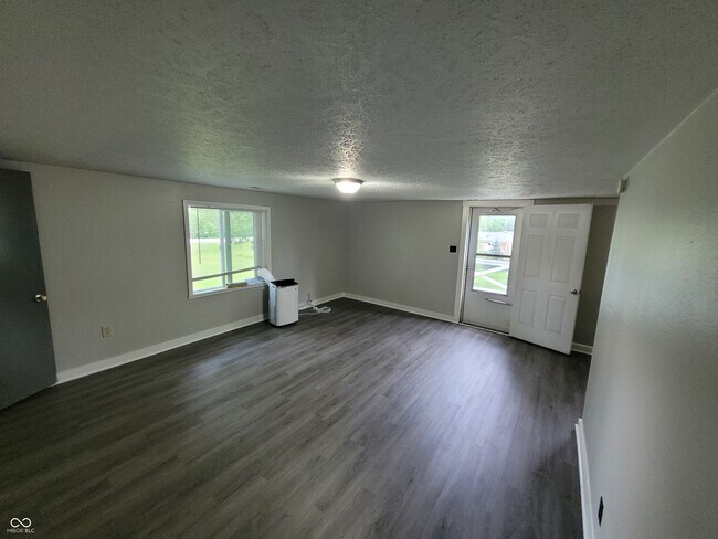 Foto del edificio - 263-269 N Lehr Dr