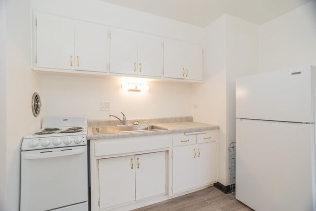 Building Photo - 136 Ann St