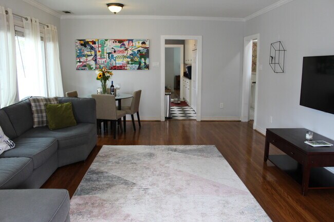 Foto del edificio - 2509 E 2nd St