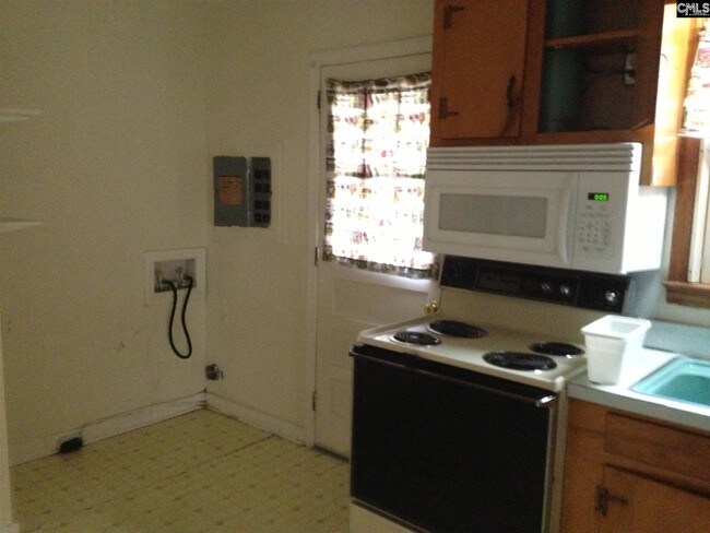Building Photo - 508 Deerwood St