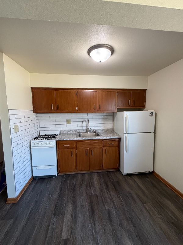 Building Photo - 2066 S 74th St