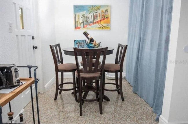 Foto del edificio - Beautiful 3 bedroom 1 bathroom home with J...